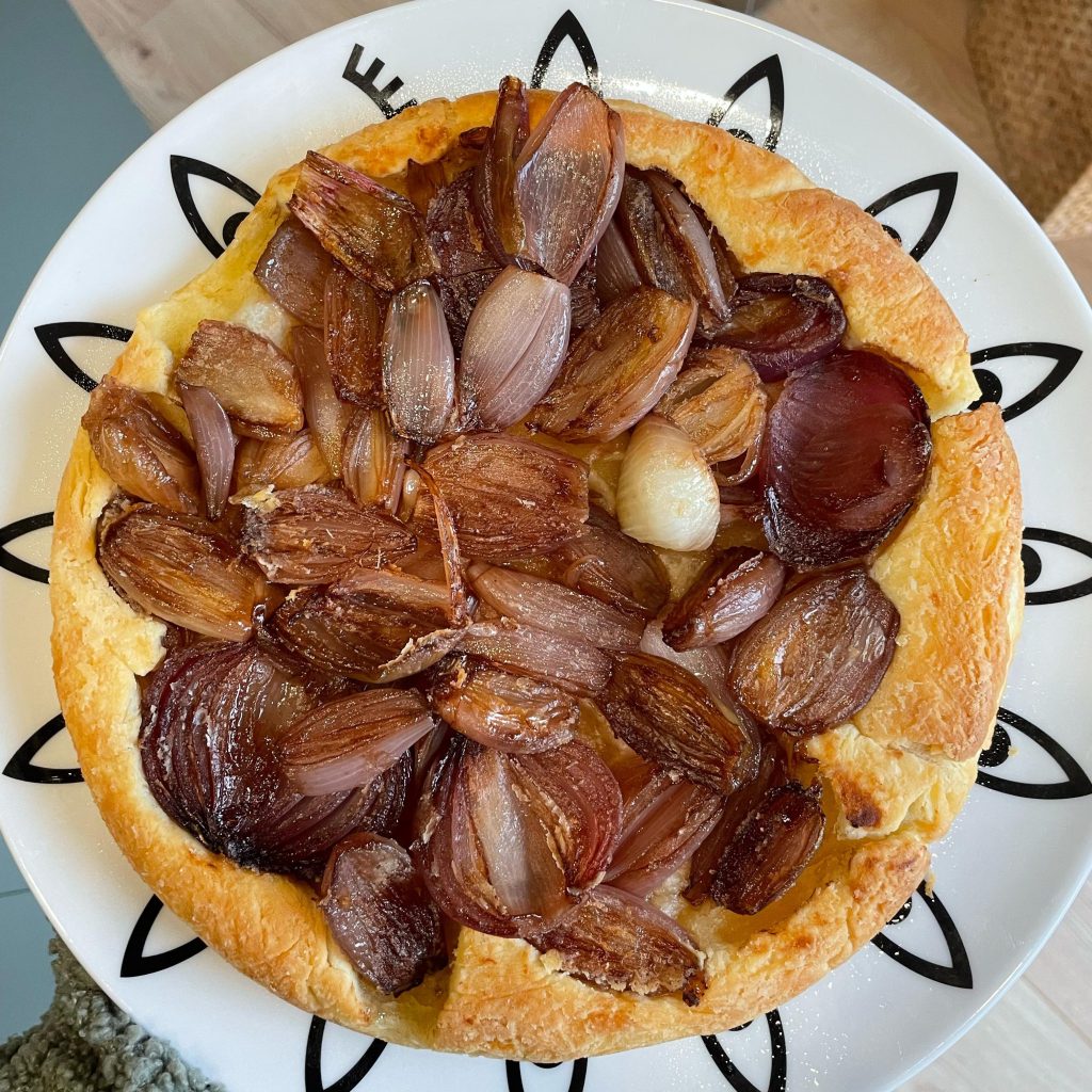 TARTE TATIN D&rsquo;ÉCHALOTTES ET&nbsp;BURRATA